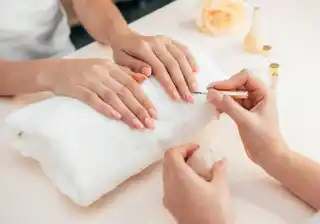 Manucure avec vernis gel